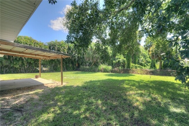 Building Photo - 950 Landsdowne Dr