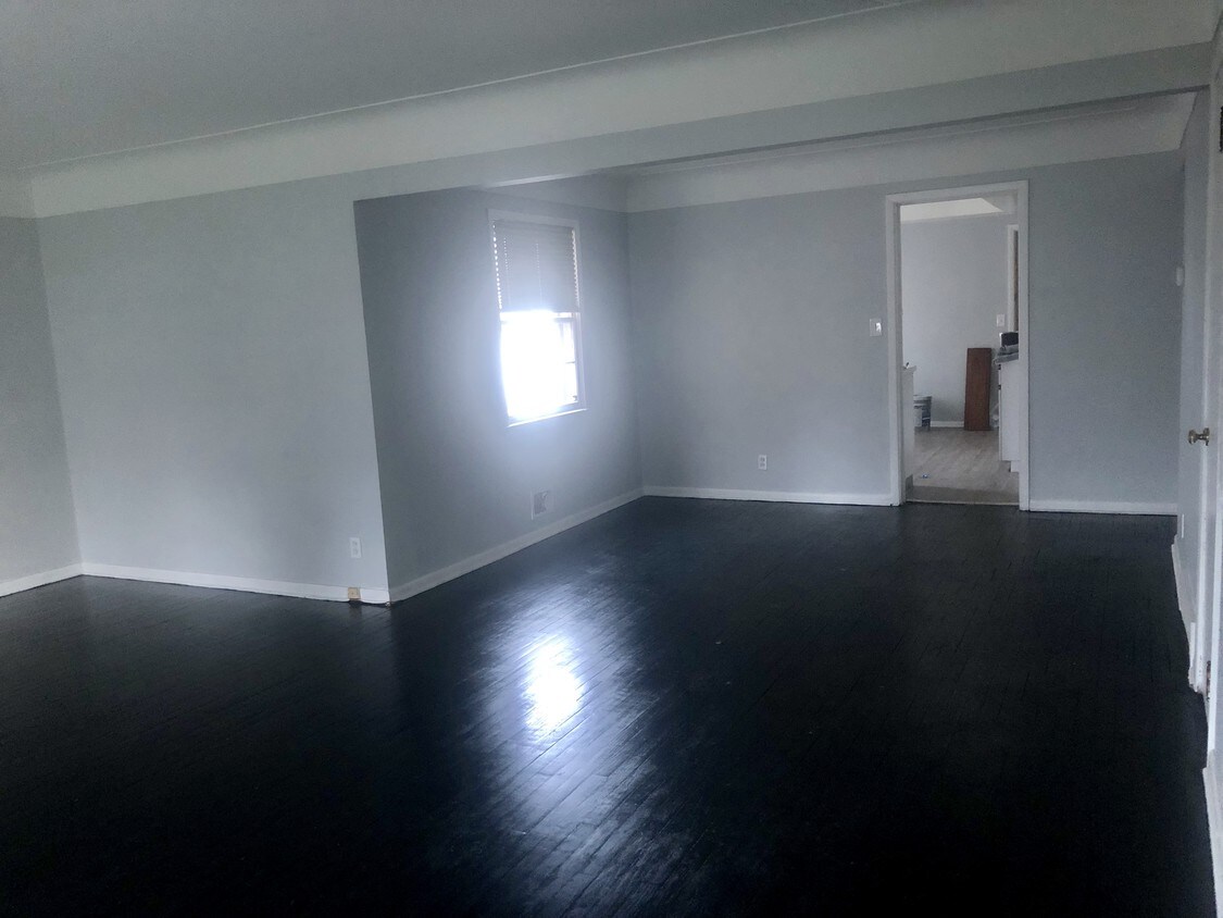 Foto principal - 14531 Cedar Rd