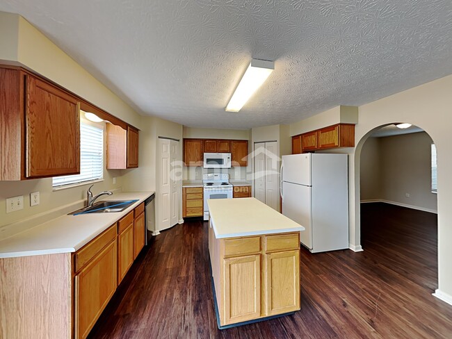 Building Photo - 143 Georges Creek Dr