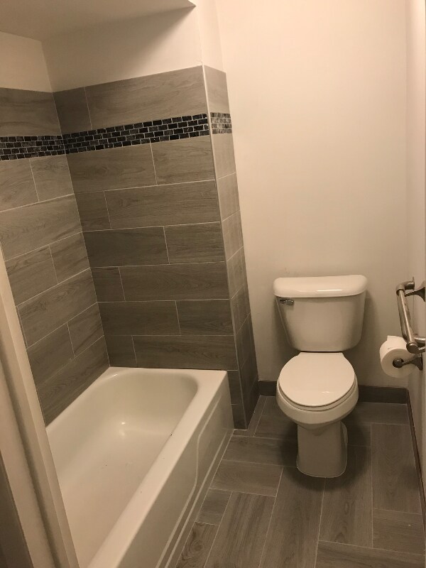 Foto del edificio - 41715 Utica Rd