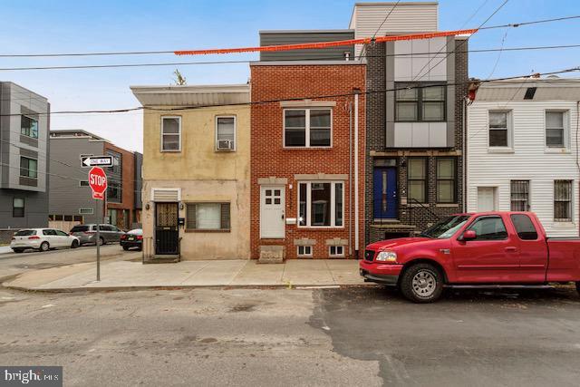 Foto principal - 2439 Jasper St