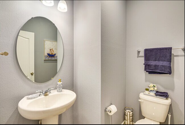 Foto del edificio - 132 Redbud Rd