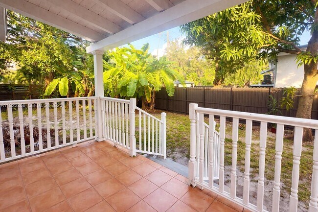 Foto del edificio - 1525 NE 110th Terrace