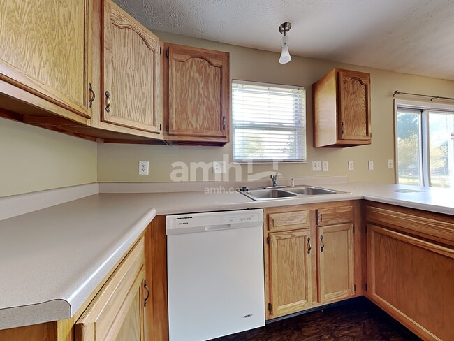 Foto del edificio - 368 Locust Forge Ln