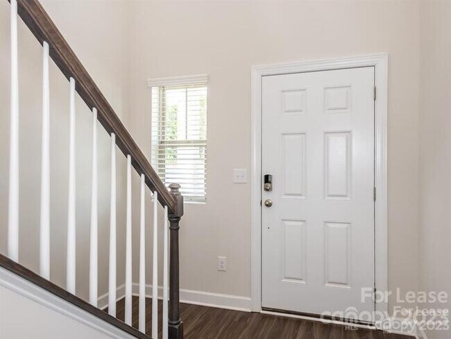 Building Photo - Charming 3-Bedroom Home with Landscaped Ba...