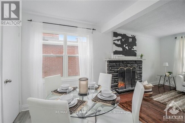 Photo du bâtiment - 1225 Woodroffe Ave