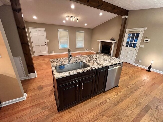 Building Photo - 4035 Dollar Cir