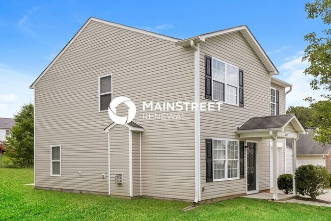 Building Photo - 4 Bedroom Pet-Friendly Home in Winston-Sal...