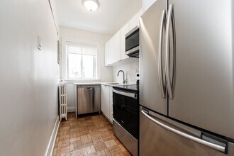 Building Photo - 110 Wellesley St E