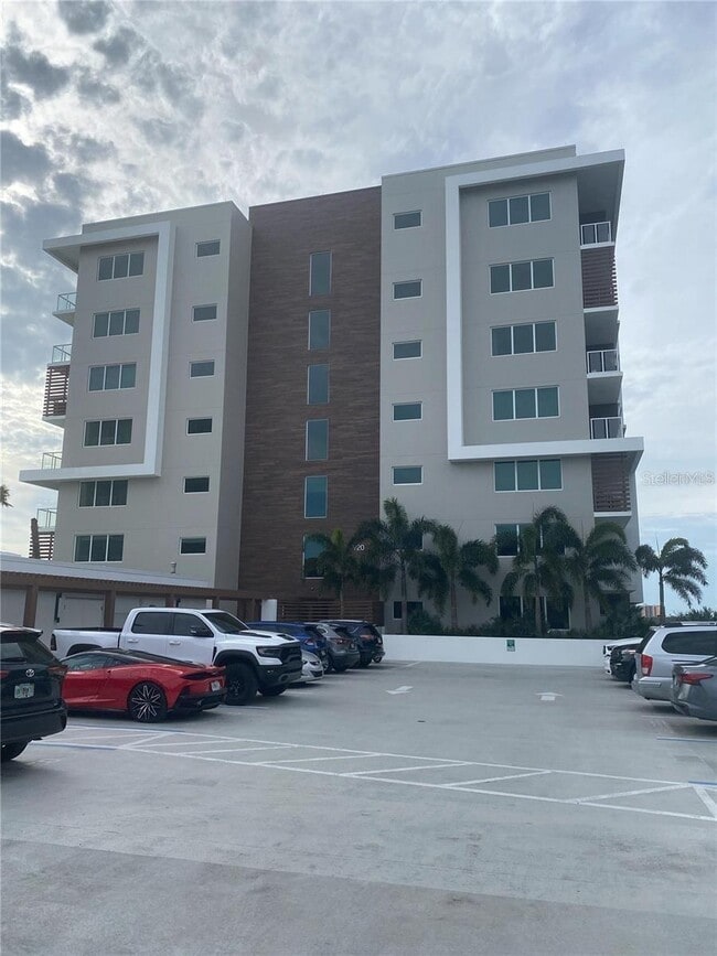 Building Photo - 920 N Osceola Ave