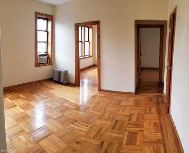 Building Photo - 2 br, 1 bath Apartment - 717 Avenue C Apt C5