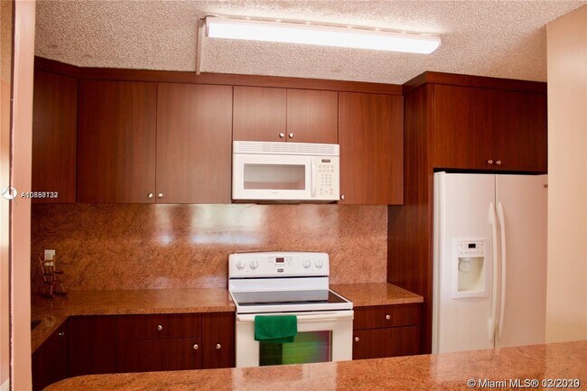 Building Photo - 14850 Naranja Lakes Blvd