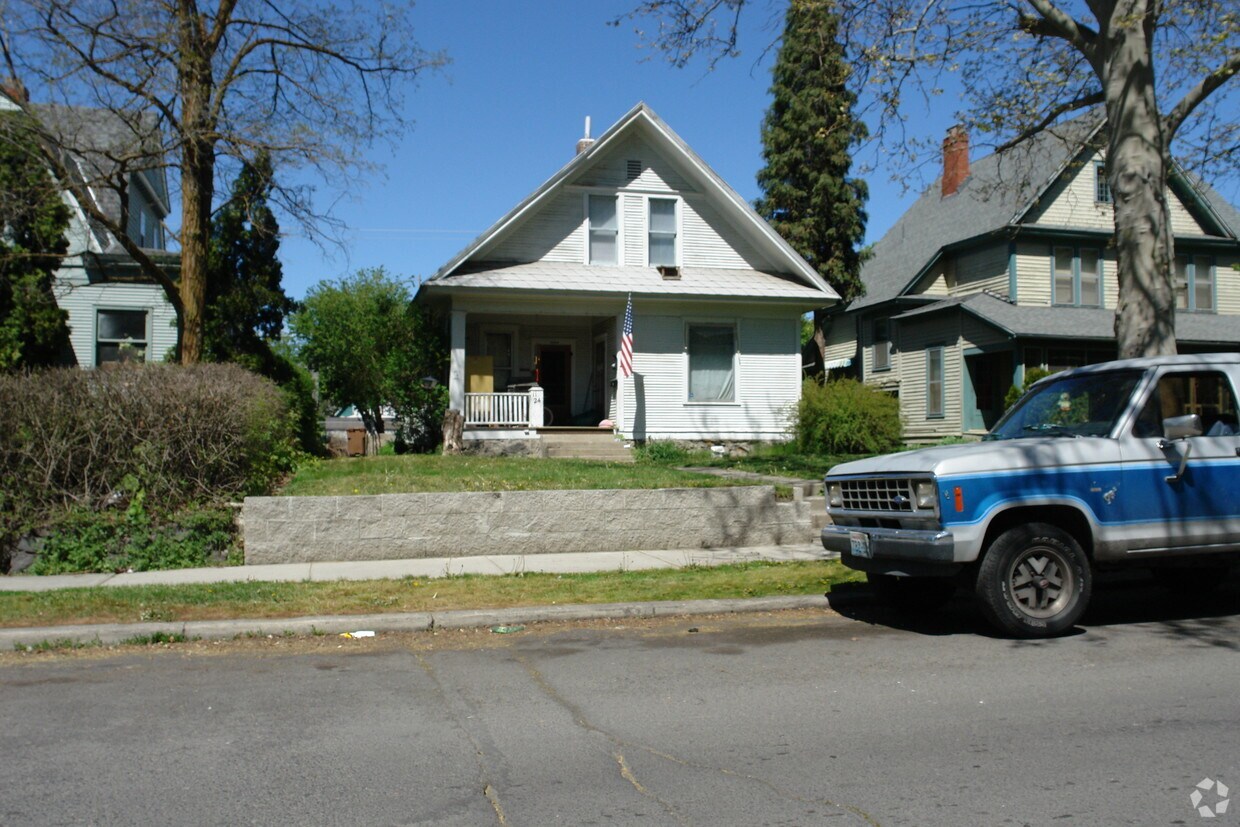 Building Photo - 1124 W Nora Ave