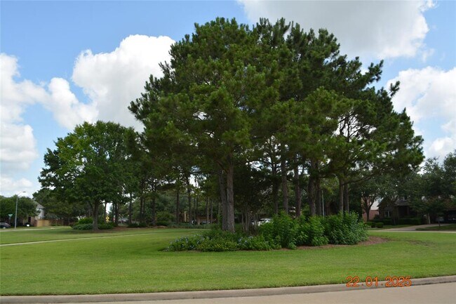 Foto del edificio - 8307 Red Rooster Ln