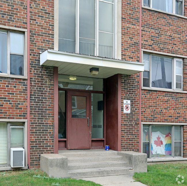 Building Photo - Claremount Court