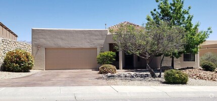 Building Photo - 1910 San Fernando Dr