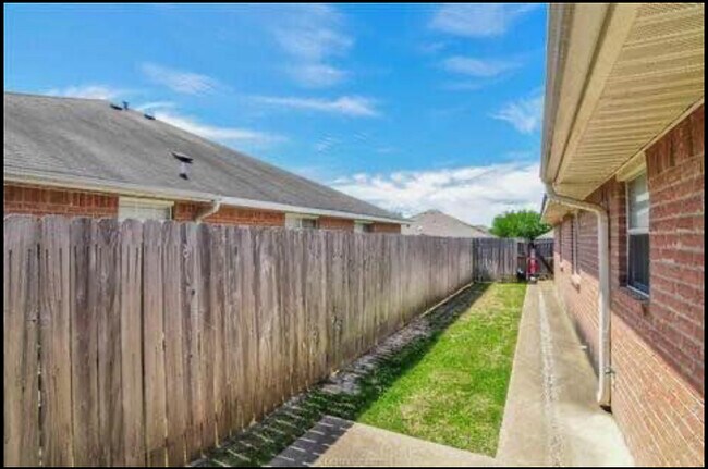 Foto del edificio - 921 Sun Meadow St