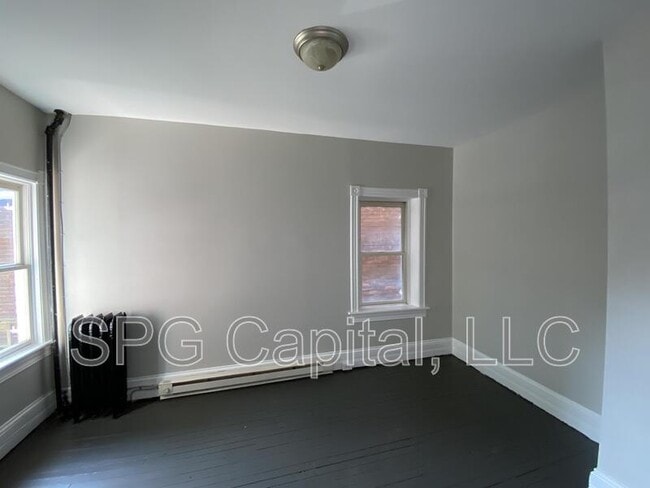 Building Photo - 16 East Ave