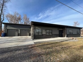Building Photo - 102 20th St SW