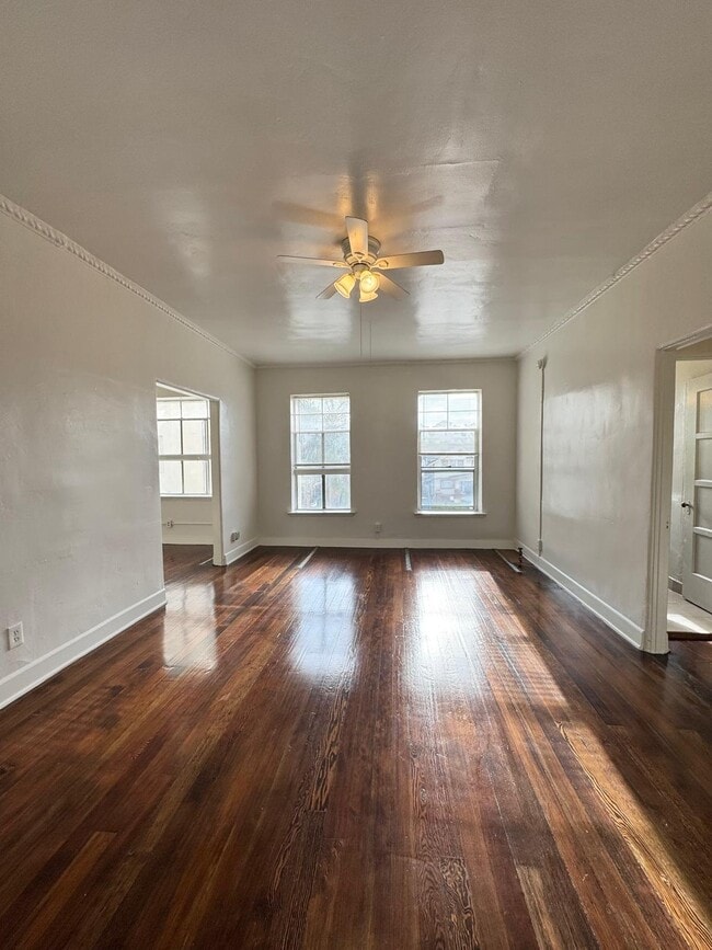 Photo - 901 S Kingsley Dr Apartment