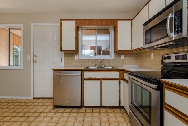 Photo du bâtiment - 8596 Ashwell Rd