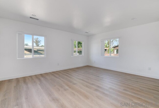 Foto del edificio - 3681 Swift Ave