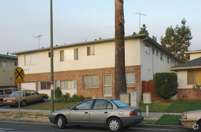 Building Photo - 1007 Leigh Ave