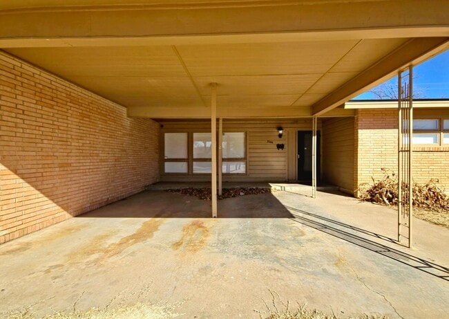 Building Photo - Charming 3 Bed 2 Bath In South Central Lubbock