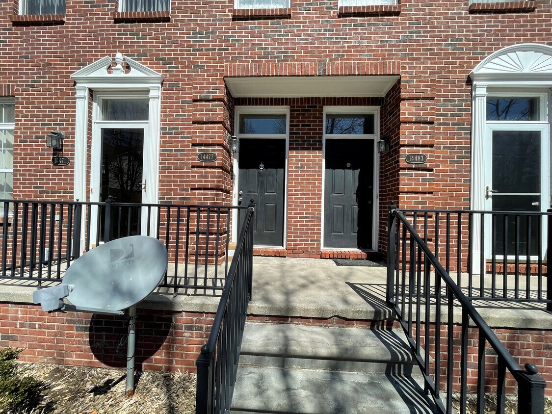 main entrance view - 14477 Vauxhall Dr