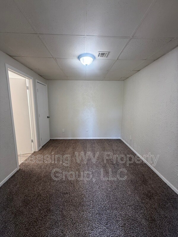 Foto del edificio - 139 Clayton Ave