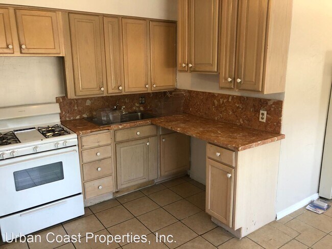 Building Photo - 901 Hillcrest Pl