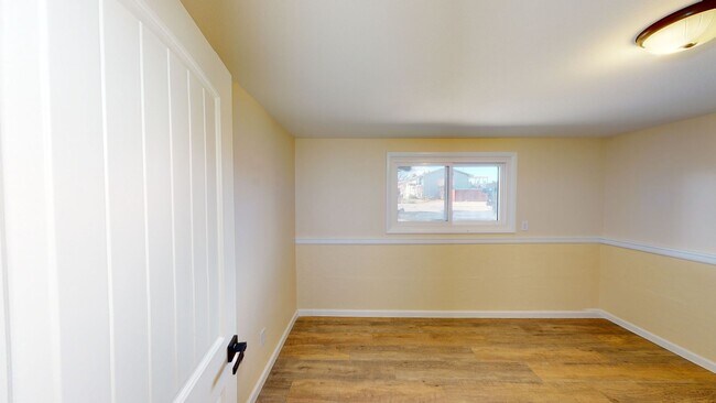 Building Photo - 6825 Bonneville Pl