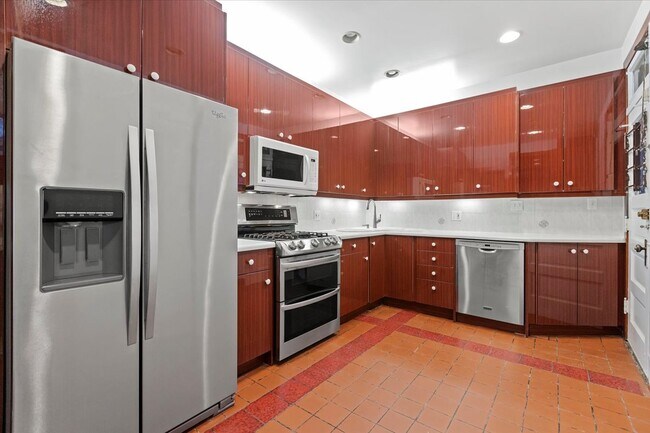 Foto del edificio - 1317 W Albion Ave