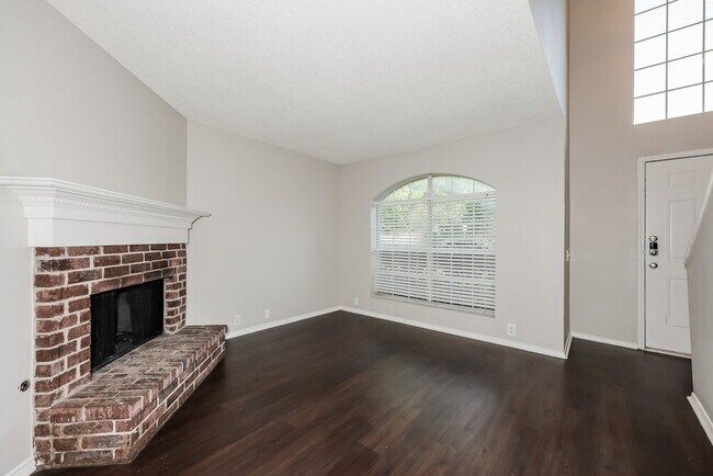 Foto del edificio - 216 High Pointe Ln
