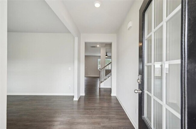 Foto del edificio - 6637 Bluffview Dr