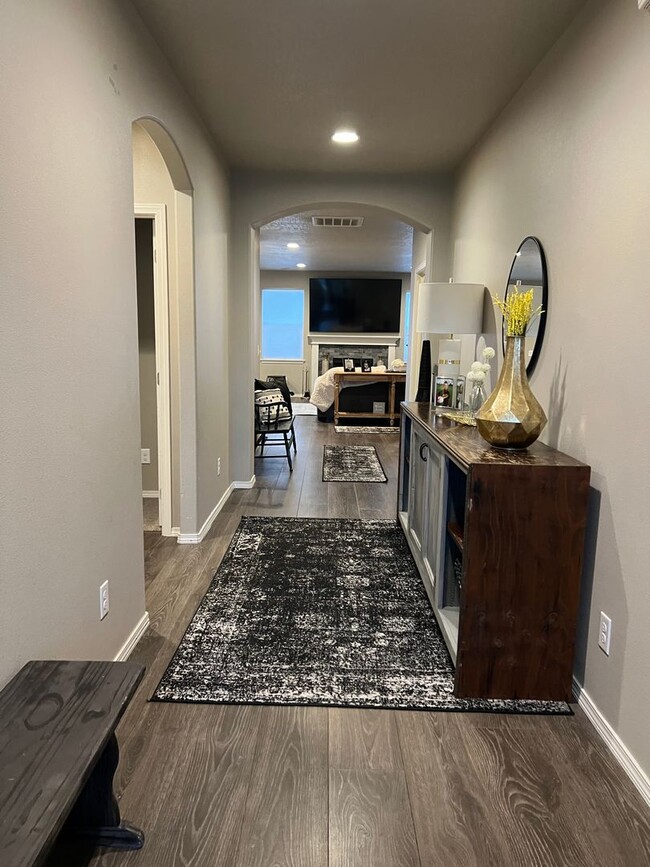 Building Photo - Home in Hayden North!