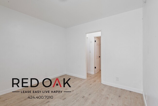 Foto del edificio - Charming Two Bedroom Walk-Up with Open Con...