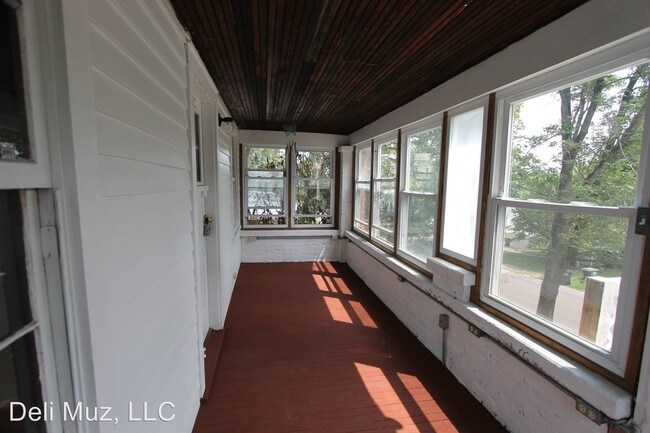 Foto del edificio - 3 br, 2 bath House - 605 S Bosse Ave