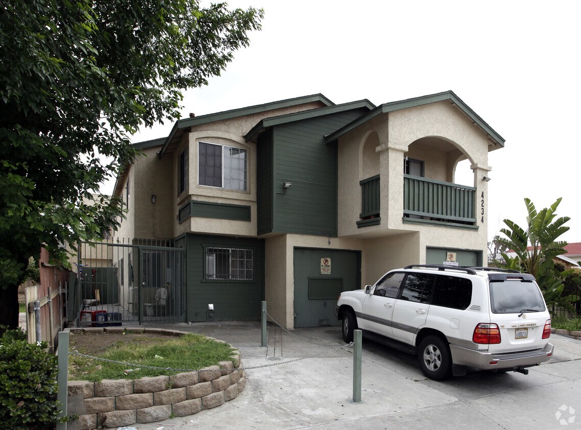 Primary Photo - 4234 Euclid Ave