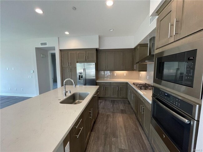 Building Photo - 326 Doheny Way