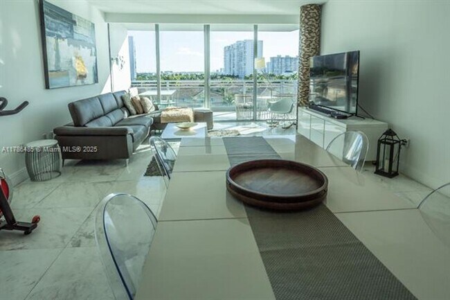 Foto del edificio - 2950 NE 188th St