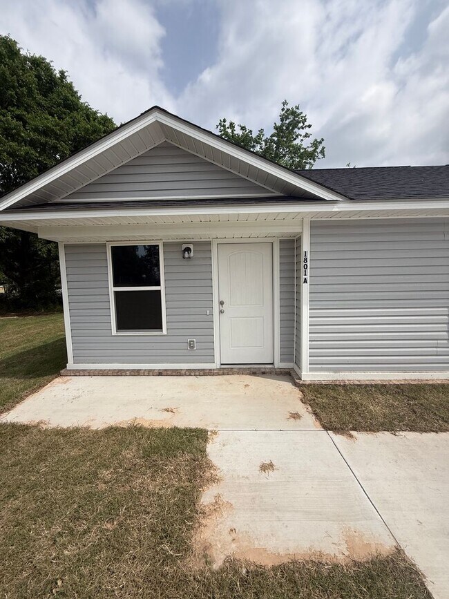 Building Photo - 1801 Wirsing Ave