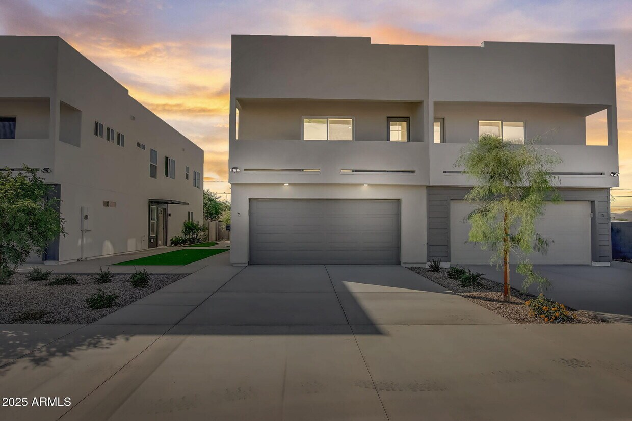 Foto principal - 2551 E Broadway Rd