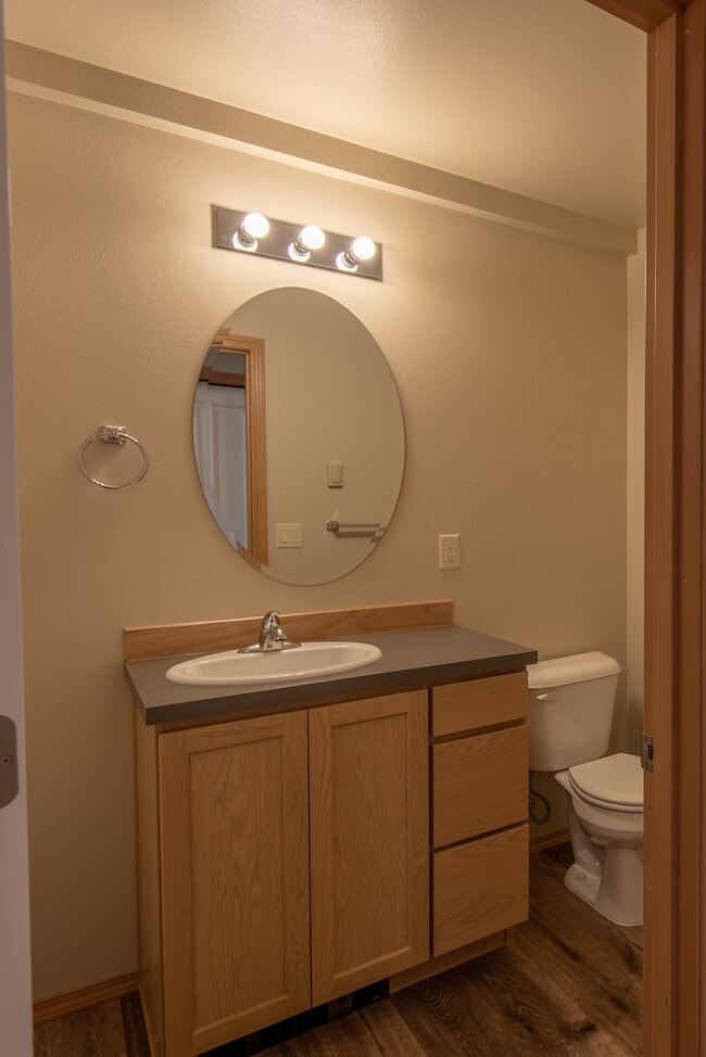 Building Photo - 107 Evergreen Dr