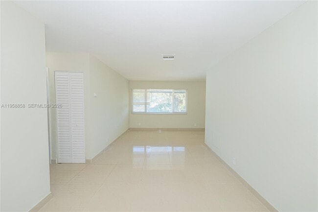 Building Photo - 938 Northern Dr