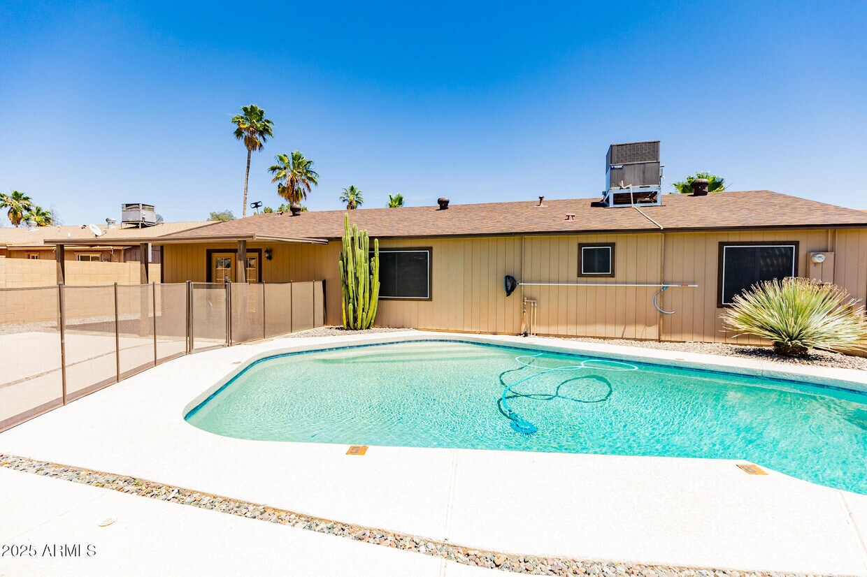 Primary Photo - 13234 N 38th Pl