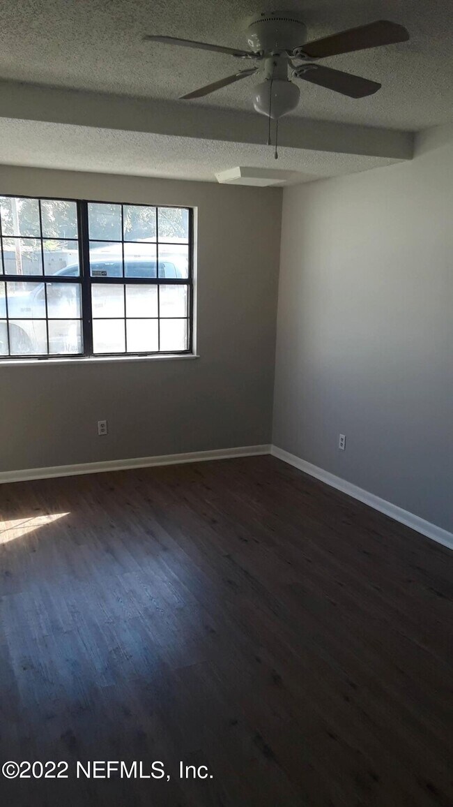 Building Photo - 5223 Pennant Dr