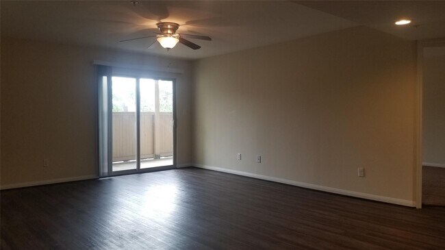 Foto del edificio - 8415 Hearth Dr