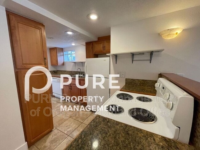 Foto del edificio - 4004 NE Mallory Ave