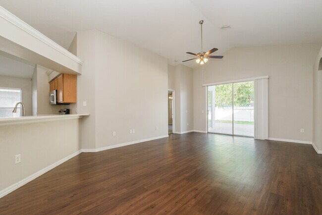 Foto del edificio - 12911 Tribute Dr